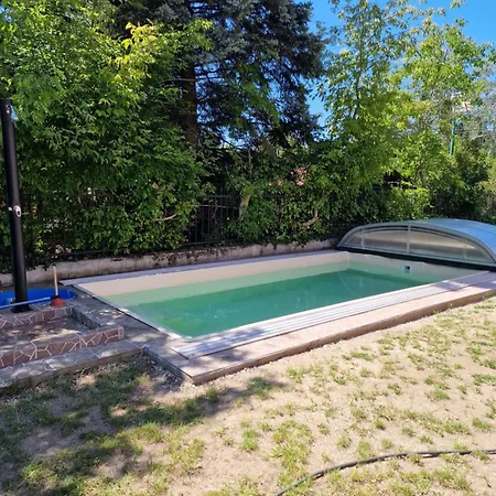 Four Flowers Apartmán