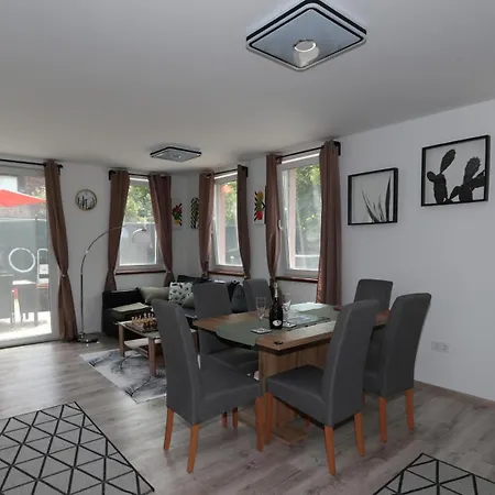 Four Flowers Lejlighed *