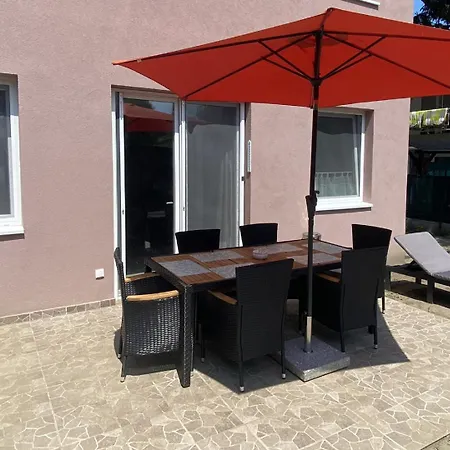 Four Flowers דירה שיופוק