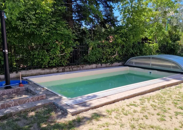 Four Flowers דירה