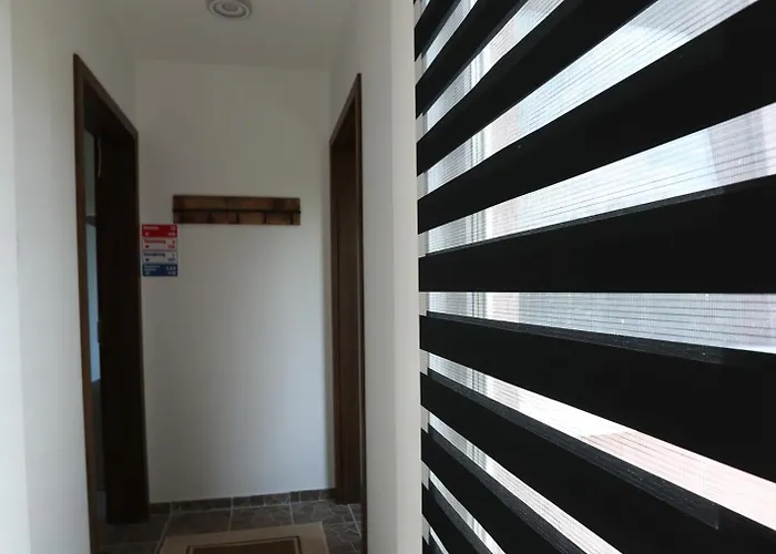 Four Flowers 公寓 *