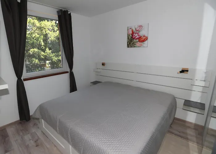 Four Flowers דירה