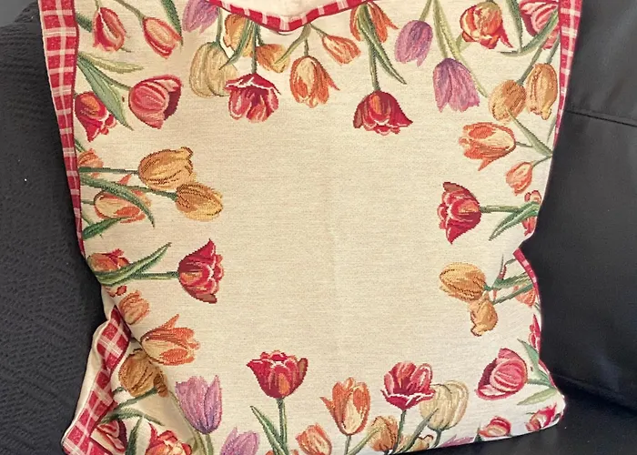 Four Flowers דירה