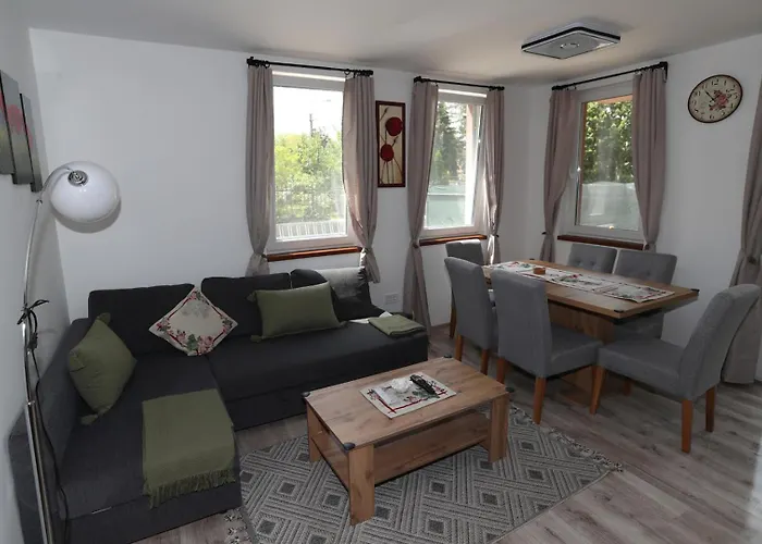 Four Flowers شقة *