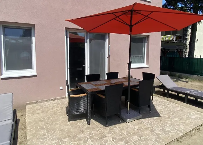 Four Flowers דירה שיופוק