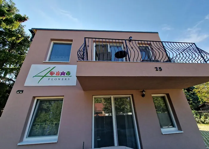 Four Flowers 公寓 *